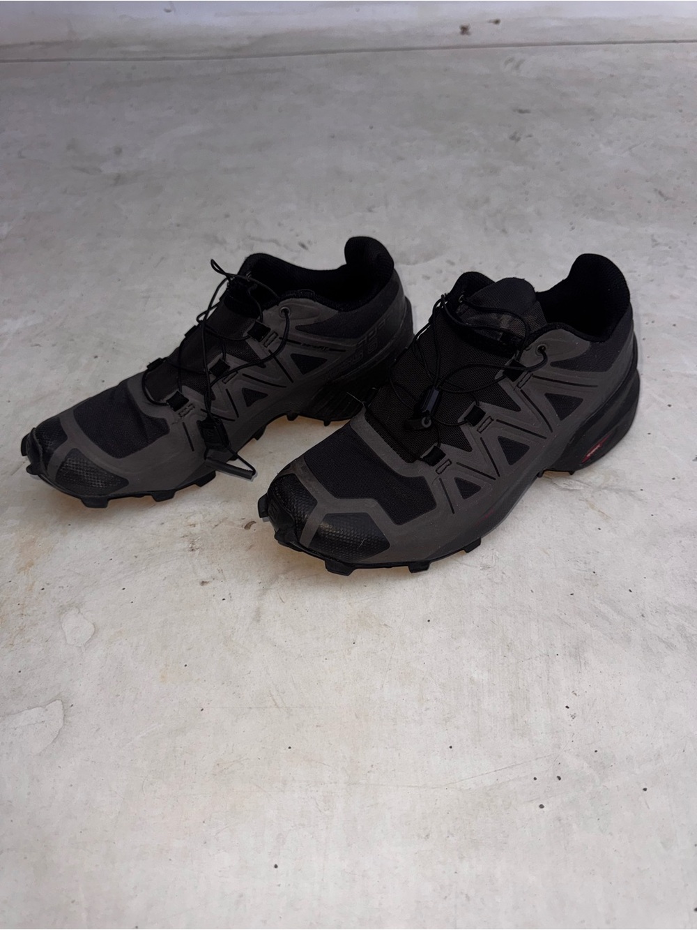 Salomon Men's Black Gray Trail Running Shoes - Picture 3 of 5